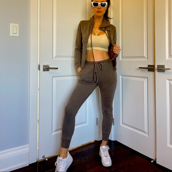 two piece jogger and zippy - Picture 1 of 13